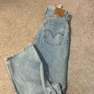 Levi’s ribcage ankle straight
